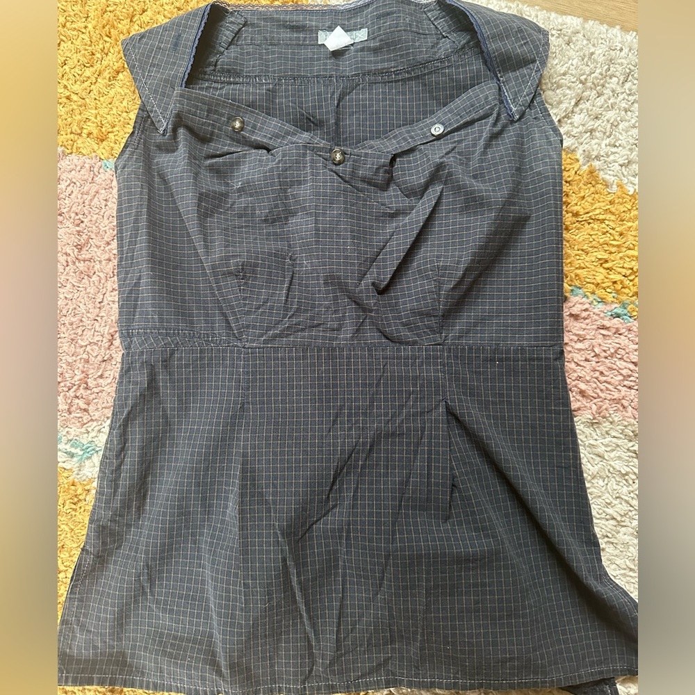 Vintage Urban Renewal top. M/L. Circa 2007